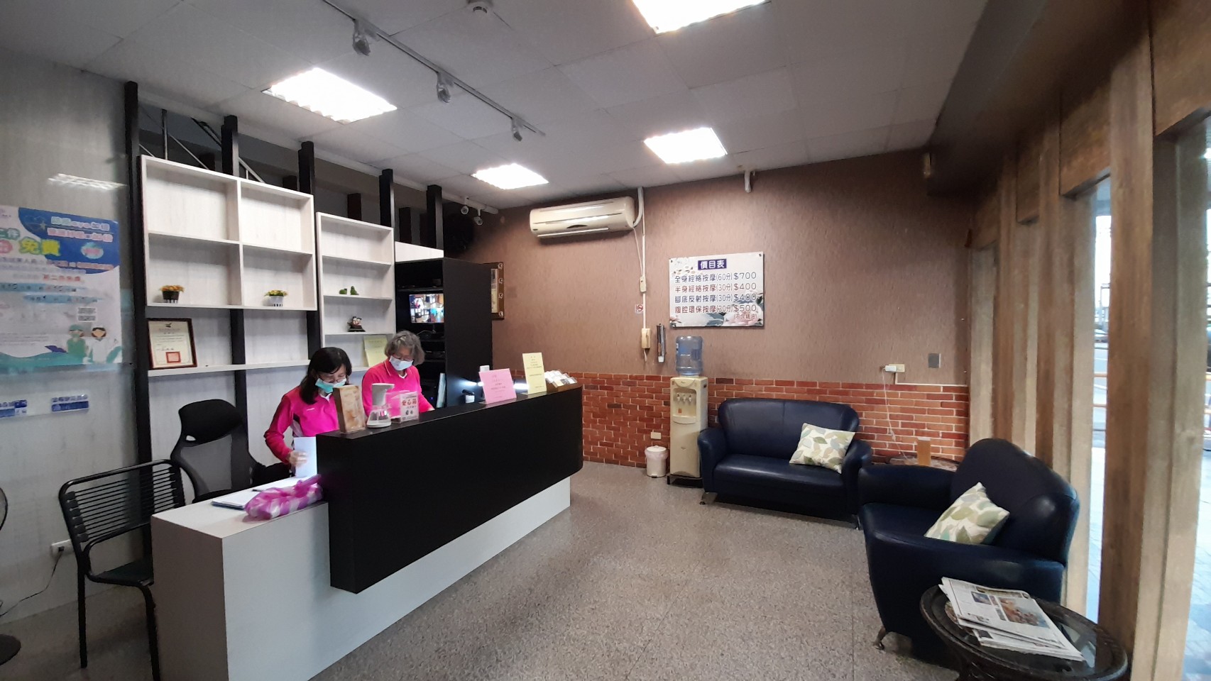 1樓櫃檯及休息區